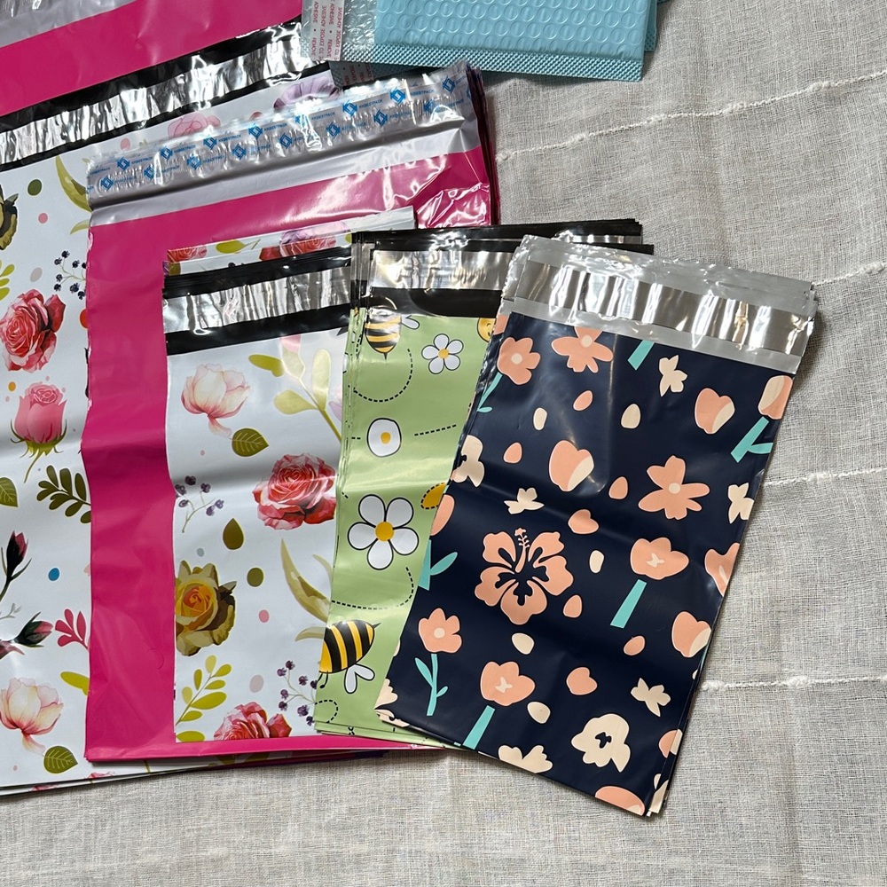 100 Items Poly Mailers & Bubble Pouch Shipping Supplies Assorted Sizes & Colors - Picture 5 of 14
